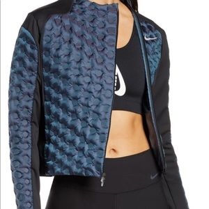Used Nike Aeroloft running jacket size small